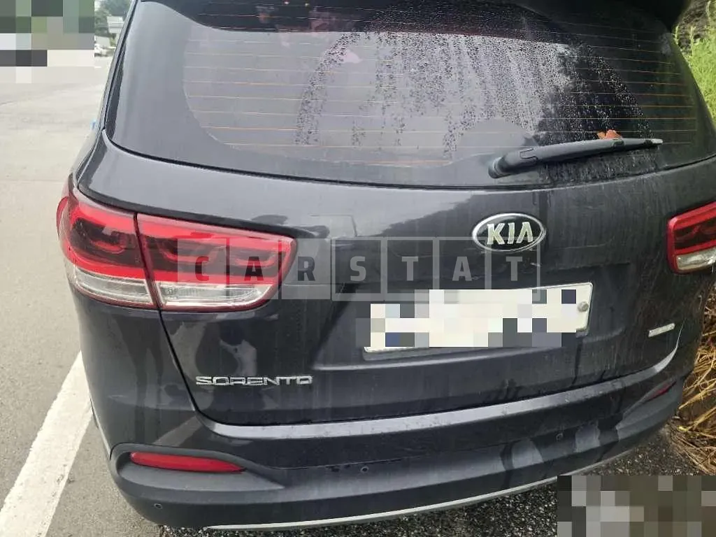 Photo 2 of 15: 2016 Kia Sorento — Korean insurance auction