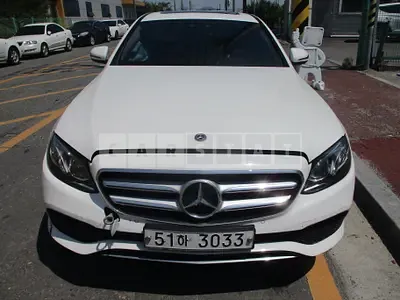 Photo 1 of 20: 2018 Mercedes-Benz E220d, VIN WDDZF0EB3JA462148 — Korean insurance auction