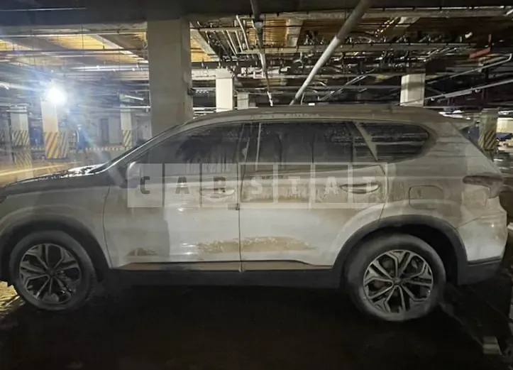 Photo 2 of 5: 2019 Hyundai Santa Fe, VIN KMHS281BBKU062570 — Korean insurance auction