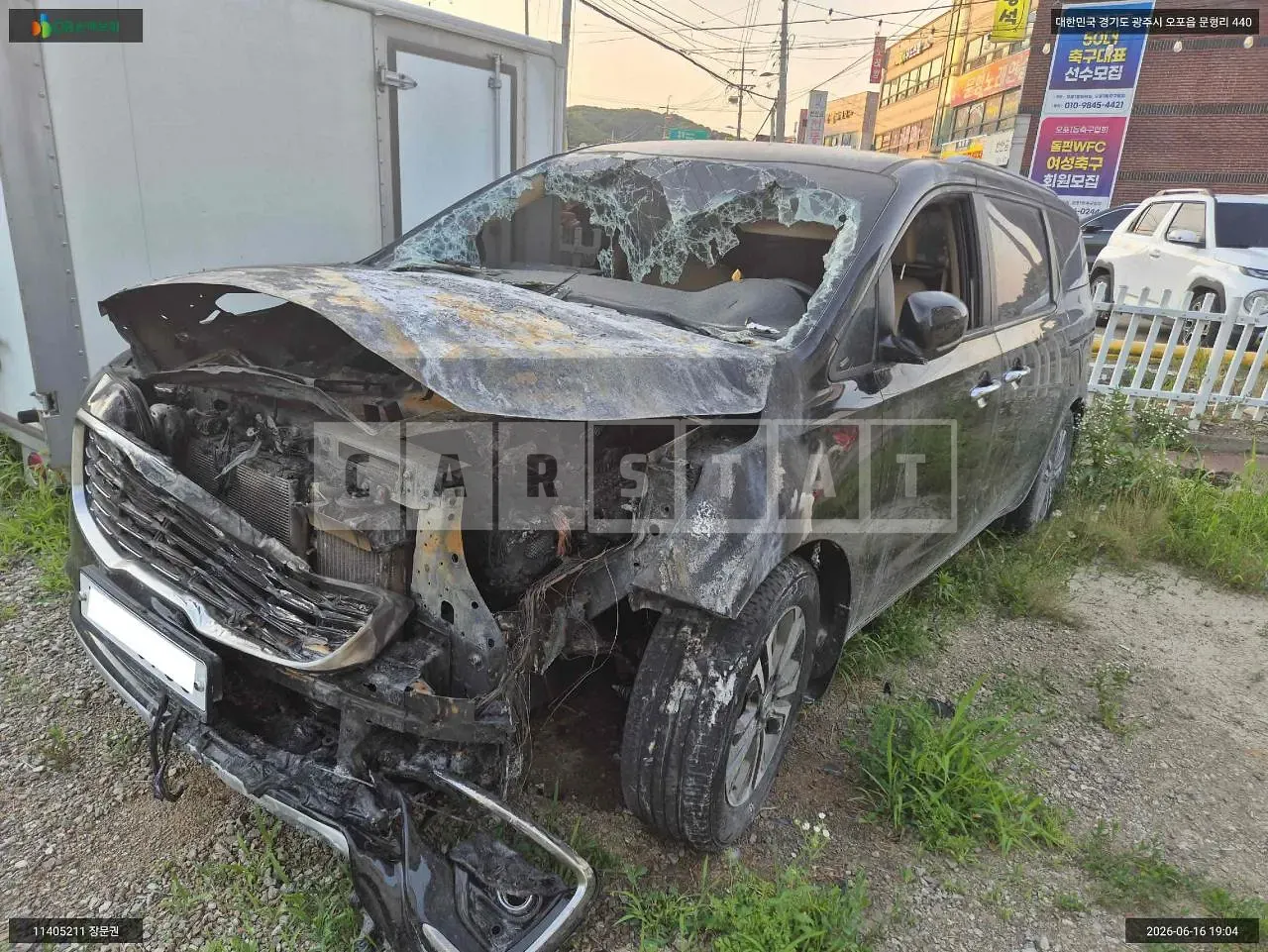 Photo 2 of 11: 2019 Kia Carnival, VIN KNAMB81ABKS552878 — Korean insurance auction