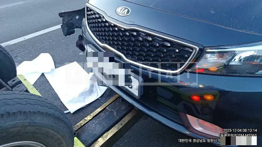 Photo 2 of 6: 2015 Kia Kz — Korean insurance auction