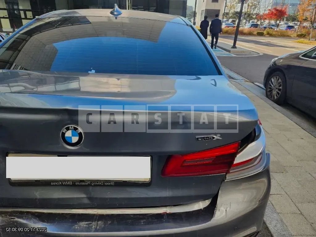 Photo 2 of 9: 2019 BMW 520d xDrive M Sport Packag, VIN WBAJF510XKBJ09939 — Korean insurance auction