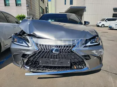 Photo 1 of 16: 2023 Lexus ES300h — Korean insurance auction