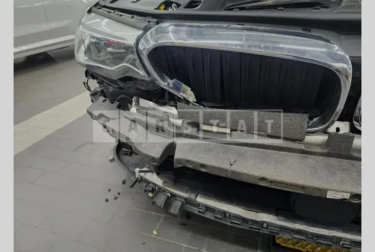 Photo 2 of 9: 2020 BMW 520i M Sport Package, VIN WBAJK9105LCE46942 — Korean insurance auction
