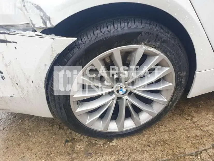 Photo 2 of 15: 2018 BMW 530i, VIN WBAJD3108JWC98966 — Korean insurance auction