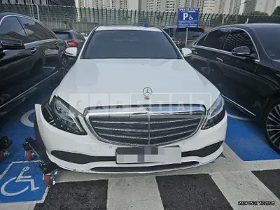 Photo 1 of 38: 2019 Mercedes-Benz C220 d 4Matic — Korean insurance auction