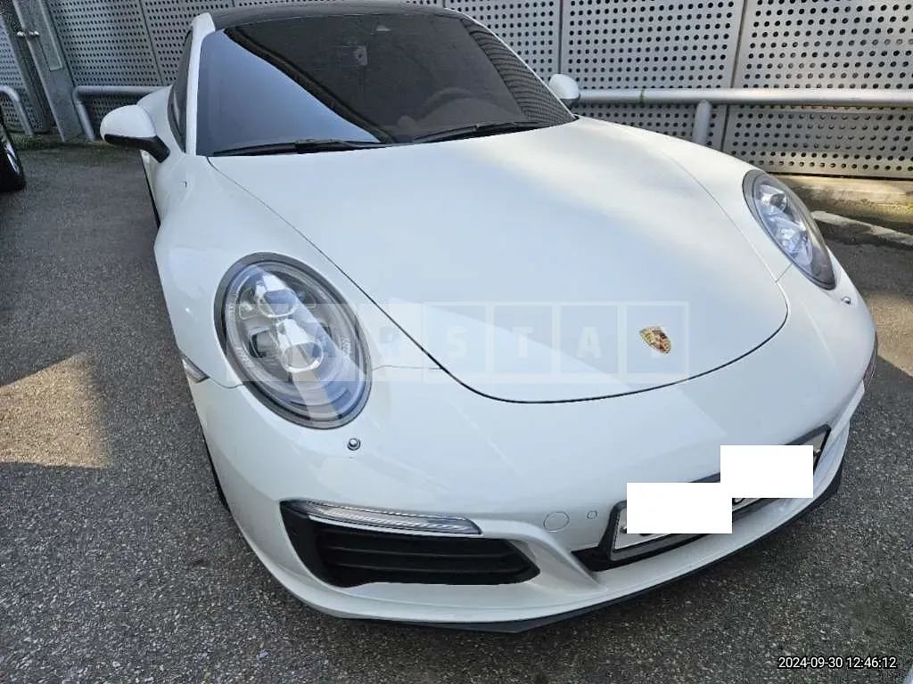Photo 2 of 39: 2017 Porsche 911 Carrera S — Korean insurance auction