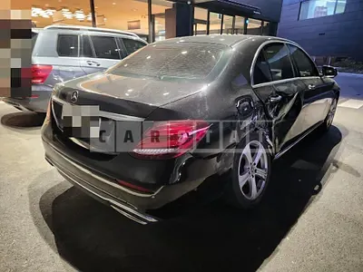 Photo 1 of 6: 2017 Mercedes-Benz E200, VIN WDDZF4CB3JA334325 — Korean insurance auction