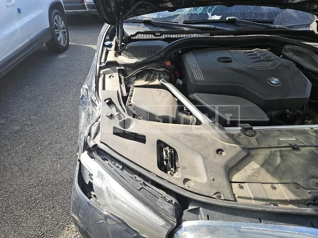 Photo 2 of 48: 2022 BMW 530i, VIN WBA71BH07NWX66451 — Korean insurance auction