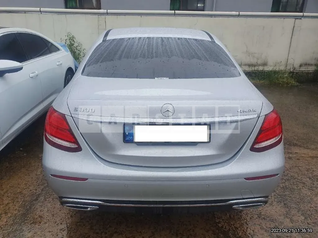 Photo 2 of 23: 2020 Mercedes-Benz E 300 4Matic, VIN W1KZF4KB2LA856674 — Korean insurance auction