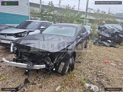 Photo 1 of 23: 2016 Hyundai Genesis EQ900, VIN KMHG541HDGU018889 — Korean insurance auction