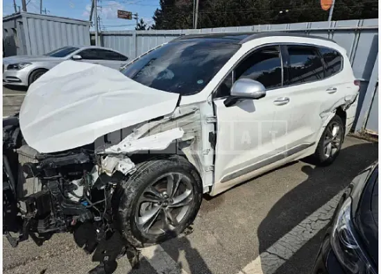 Photo 2 of 12: 2019 Hyundai Santa Fe — Korean insurance auction