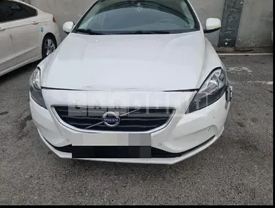 Photo 1 of 28: 2014 Volvo V40D2 — Korean insurance auction