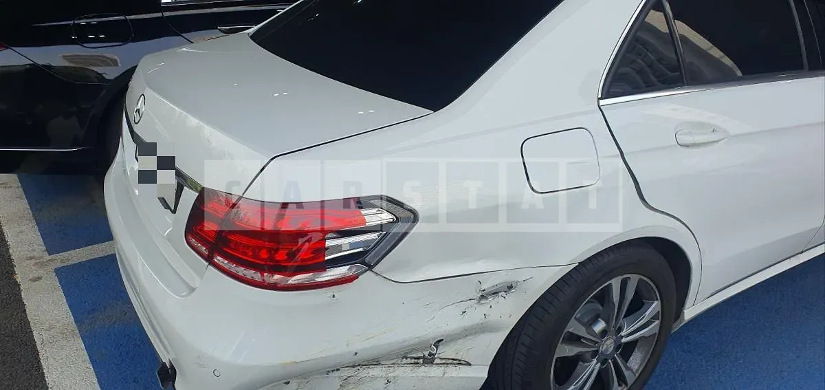 Photo 3 of 3: 2015 Mercedes-Benz E200, VIN WDDHF3EBXGB225737 — Korean insurance auction