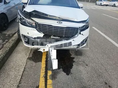 Photo 1 of 9: 2016 Kia Carnival — Korean insurance auction