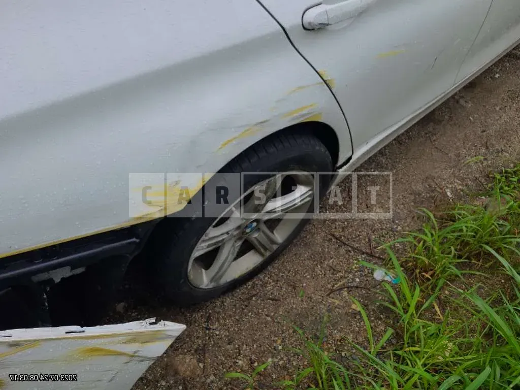 Photo 2 of 9: 2015 BMW 320d, VIN WBA3D3102FK277096 — Korean insurance auction