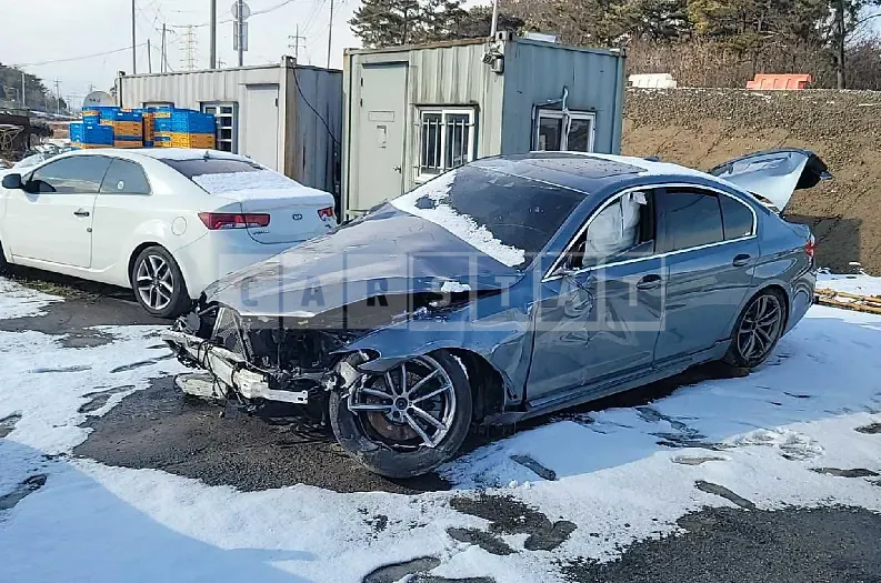 Photo 2 of 22: 2019 BMW 520d xDrive M Sport Package, VIN WBAJF510XKGM57601 — Korean insurance auction
