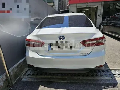 Photo 1 of 34: 2021 Toyota Camry Hybrid — Korean insurance auction