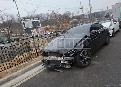 Photo 1 of 29: 2021 Mercedes-Benz E250 — Korean insurance auction