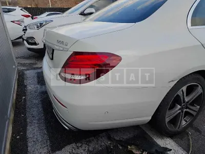 Photo 1 of 9: 2019 Mercedes-Benz E300, VIN WDDZF4JB7KA604662 — Korean insurance auction