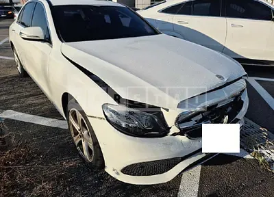 Photo 1 of 38: 2017 Mercedes-Benz E220d 4Matic — Korean insurance auction