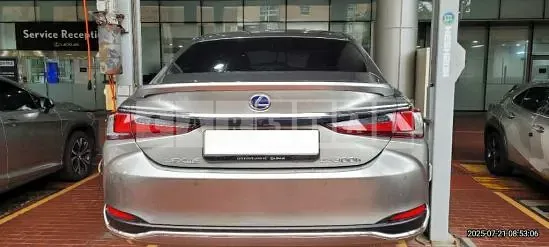 Photo 2 of 36: 2021 Lexus ES300h — Korean insurance auction