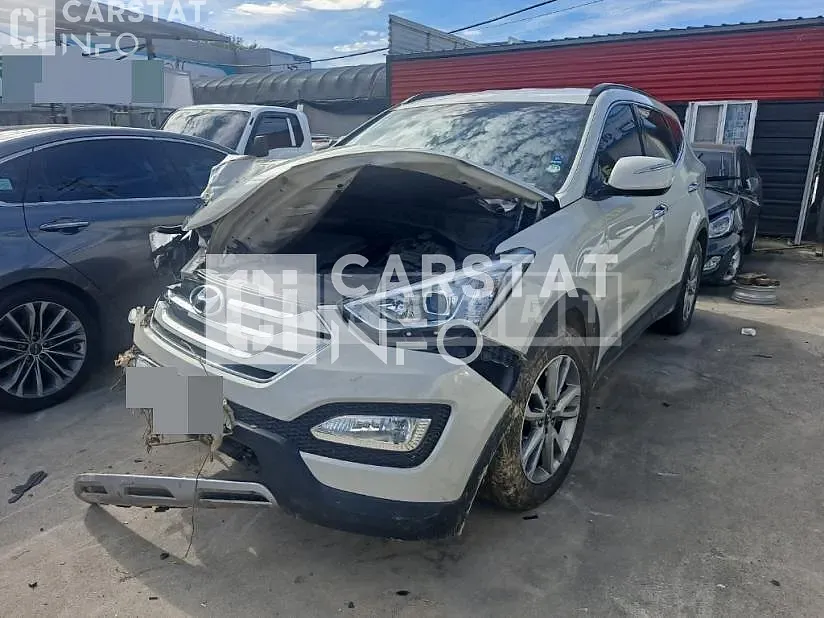 Photo 2 of 9: 2014 Hyundai Santa Fe 2.0 — Korean insurance auction