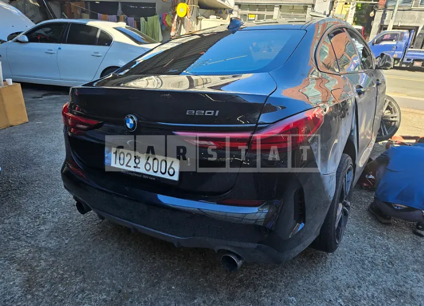 Photo 2 of 4: 2022 BMW 220i Gran Coupe — Korean insurance auction