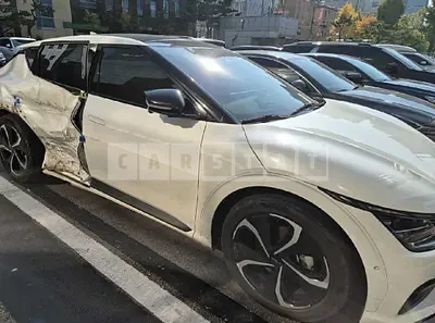 Photo 1 of 13: 2022 Kia EV6, VIN KNAC581AFNA003462 — Korean insurance auction