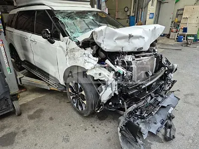 Photo 1 of 14: 2021 Kia Carnival — Korean insurance auction