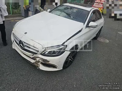 Photo 1 of 9: 2018 Mercedes-Benz C200 d — Korean insurance auction