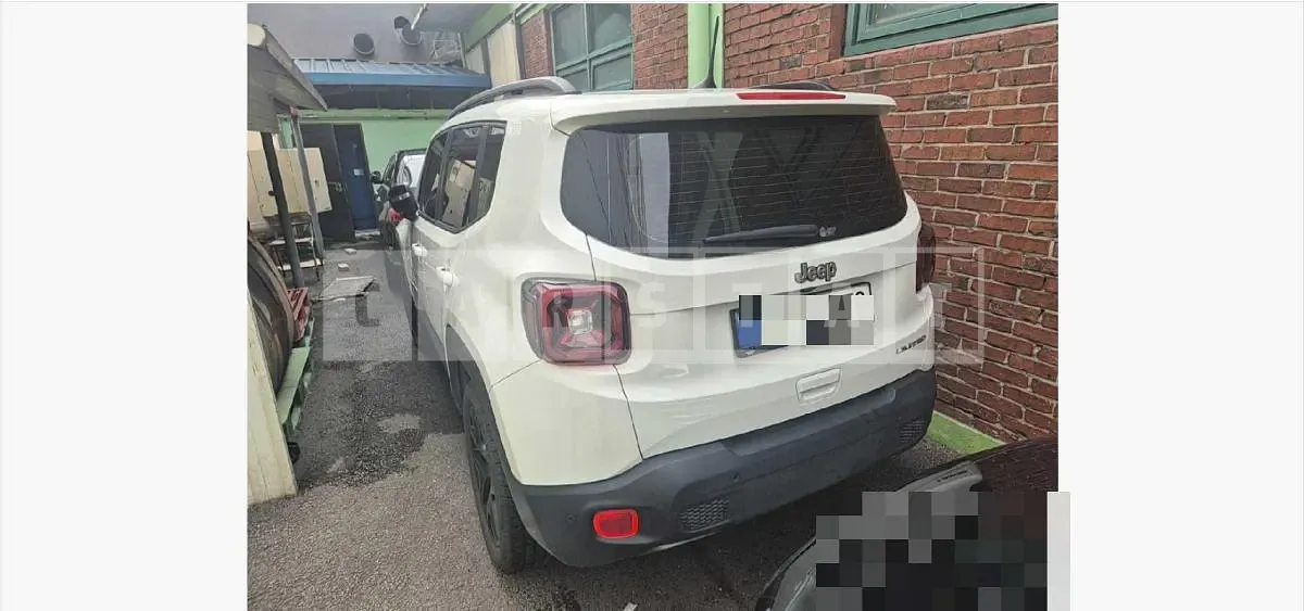 Photo 2 of 23: 2023 Jeep Zip Renegade 1.3 FWD — Korean insurance auction