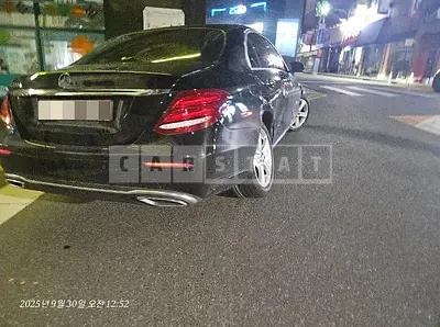 Photo 1 of 10: 2018 Mercedes-Benz E220 d — Korean insurance auction