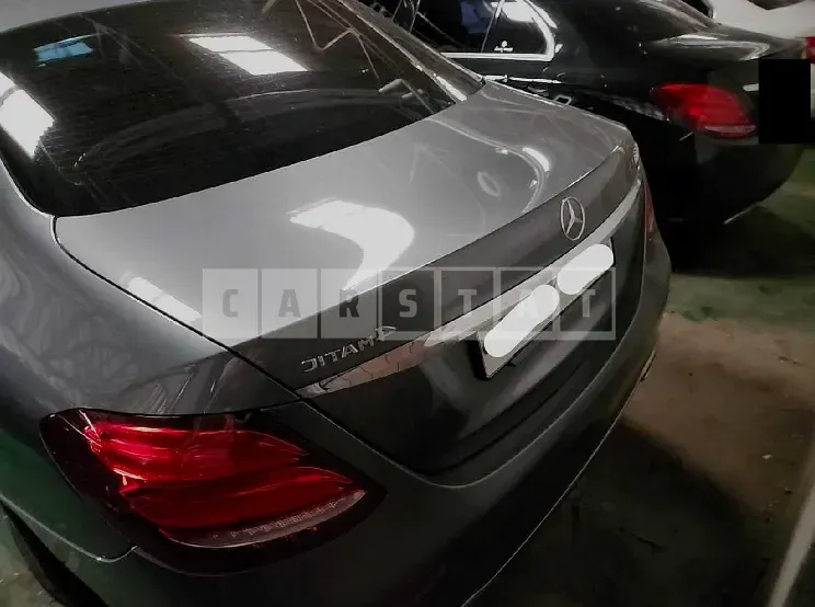 Photo 2 of 9: 2019 Mercedes-Benz E300 4Matic, VIN WDDZF4KB1KA559765 — Korean insurance auction