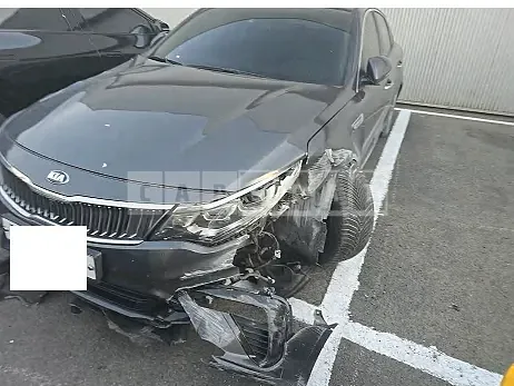 Photo 2 of 14: 2019 Kia K5 — Korean insurance auction