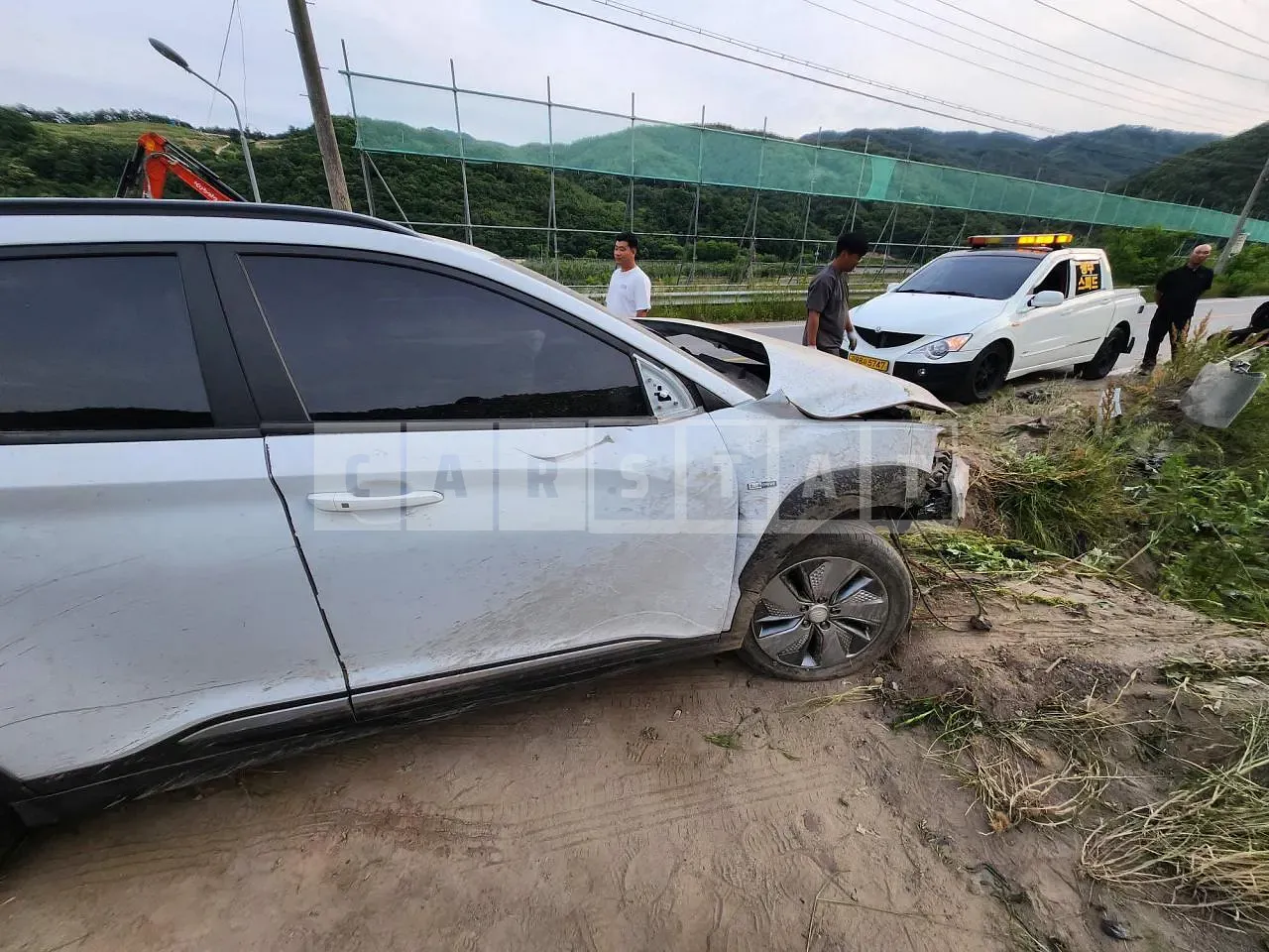 Photo 2 of 15: 2020 Hyundai Kona Electric, VIN KMHK381GFLU085363 — Korean insurance auction