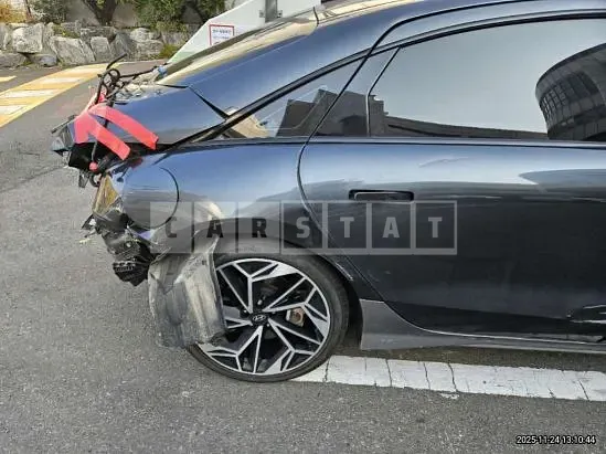 Photo 2 of 17: 2023 Hyundai IONIQ 6 — Korean insurance auction