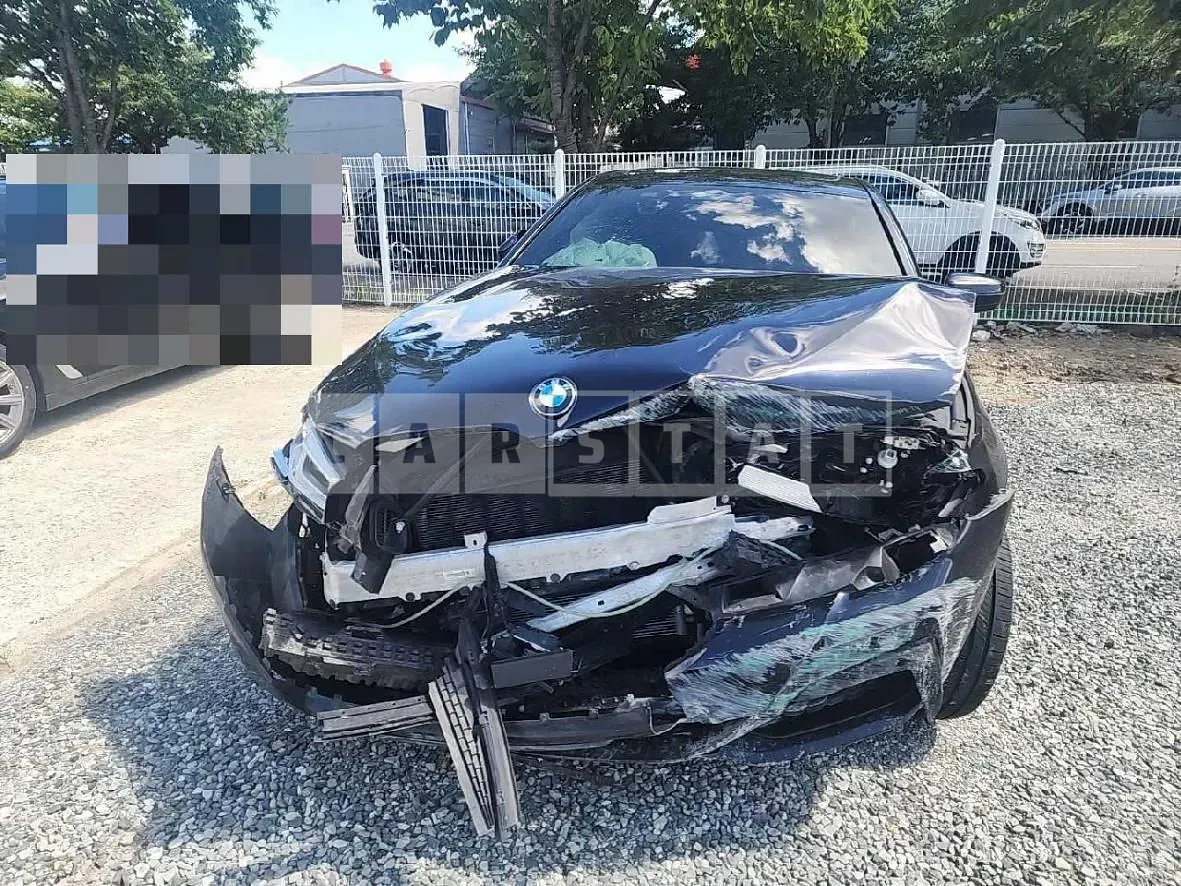 Photo 2 of 21: 2021 BMW 530i — Korean insurance auction