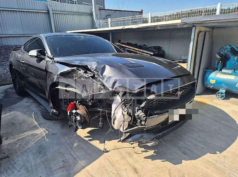 Photo 2 of 19: 2018 Ford Mustang 2.3 Coupe — Korean insurance auction