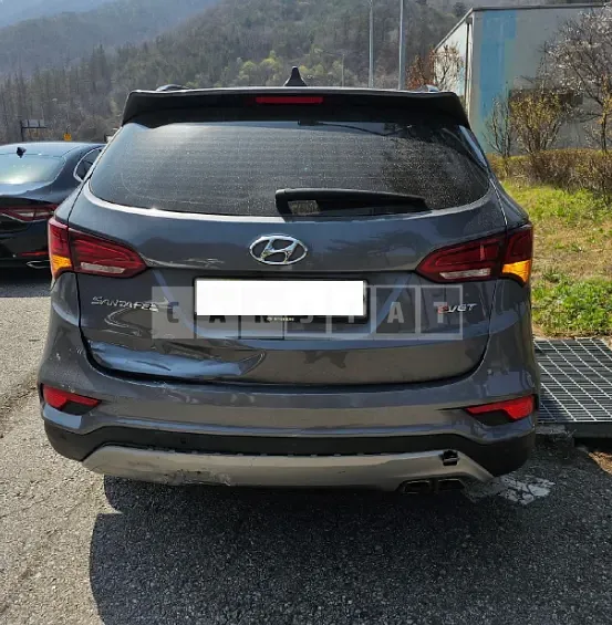 Photo 2 of 4: 2016 Hyundai Santa Fe, VIN KMHSW81XBGU636052 — Korean insurance auction