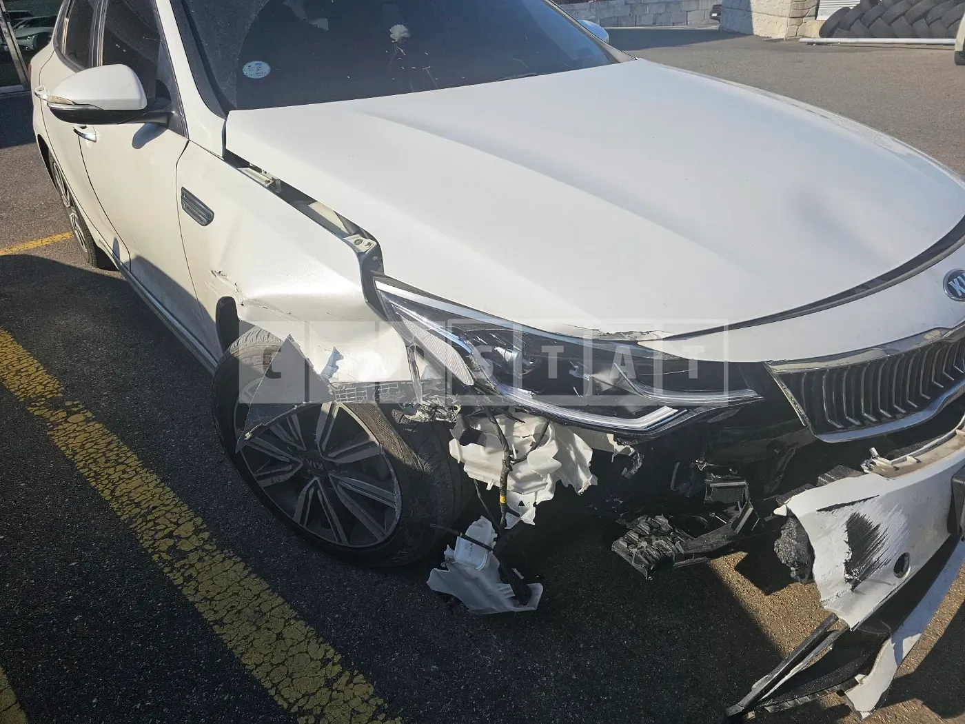 Photo 2 of 7: 2020 Kia K5 — Korean insurance auction