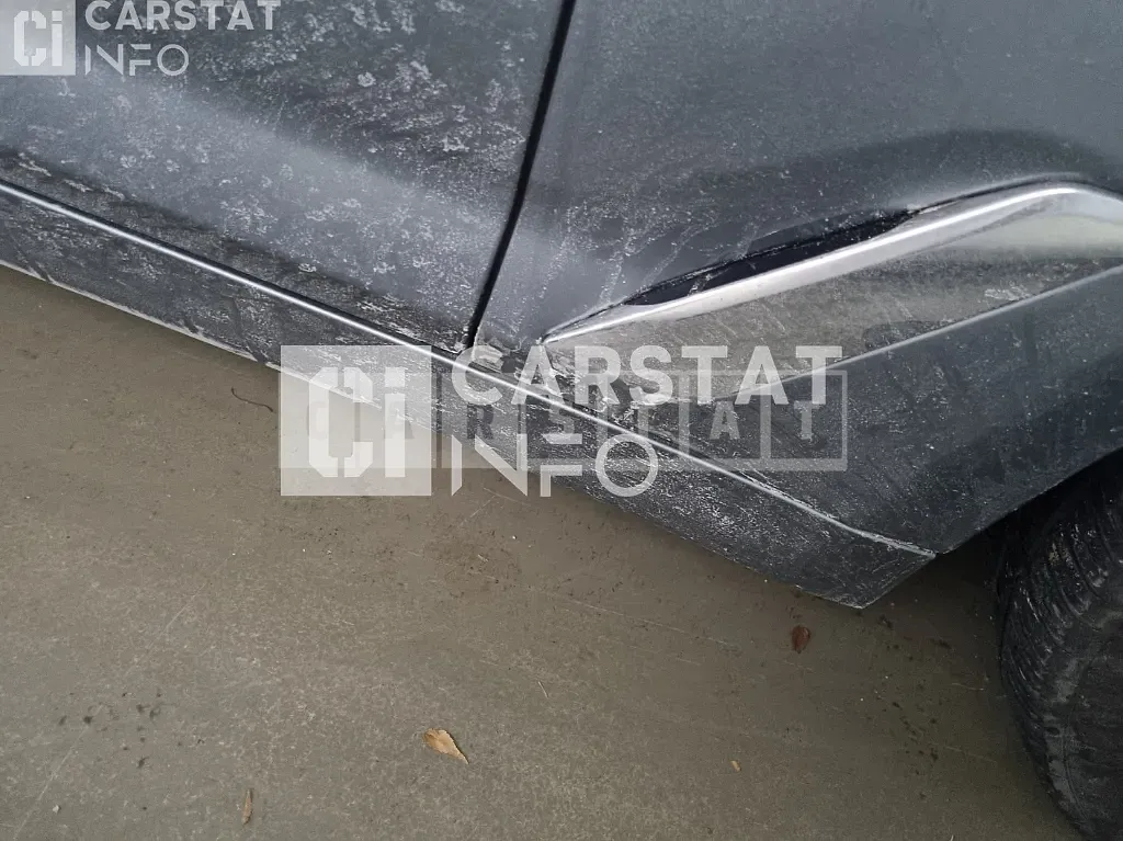 Photo 2 of 38: 2018 BMW 520d, VIN WBAJC3104JWE63317 — Korean insurance auction