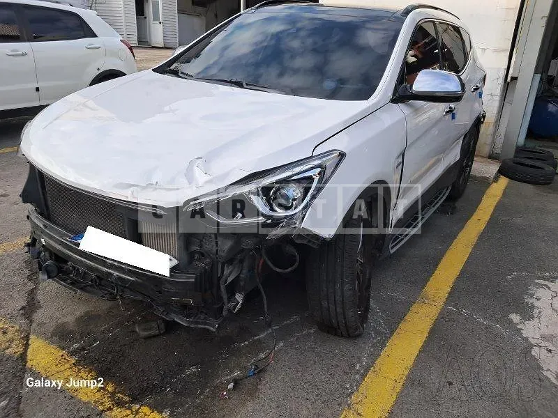 Photo 2 of 12: 2016 Hyundai Santa Fe, VIN KMHSW81UBHU728859 — Korean insurance auction