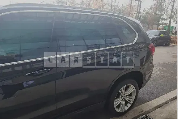 Photo 2 of 9: 2015 BMW X5 xDrive30d, VIN WBAKS4109F0H58162 — Korean insurance auction