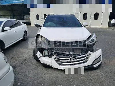 Photo 1 of 9: 2014 Hyundai Santa Fe, VIN KMHSW81UBFU327602 — Korean insurance auction