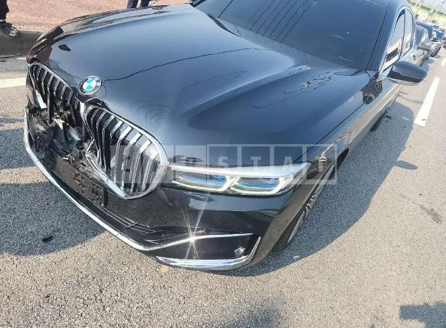 Photo 2 of 10: 2021 BMW 740d xDrive — Korean insurance auction