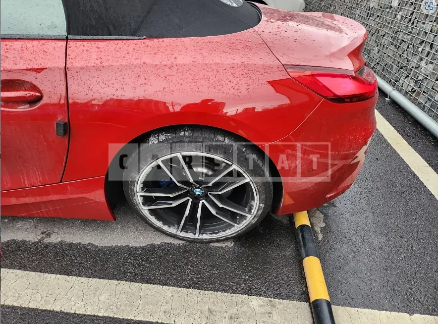 Photo 2 of 7: 2022 BMW Z4 sDrive 20i, VIN WBAHF7105NWX69877 — Korean insurance auction