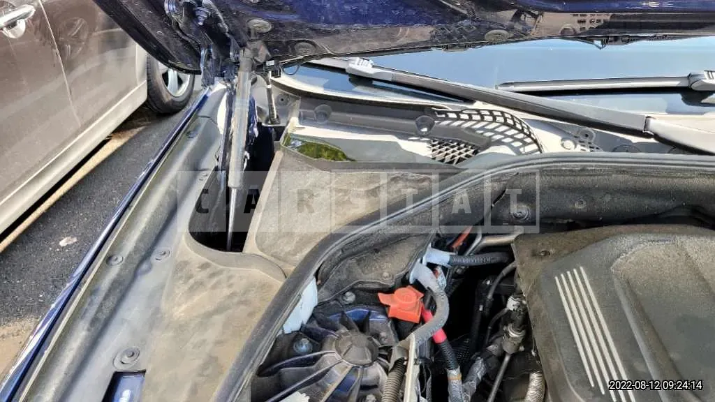 Photo 2 of 23: 2016 BMW 520d, VIN WBA5E5100GG073953 — Korean insurance auction