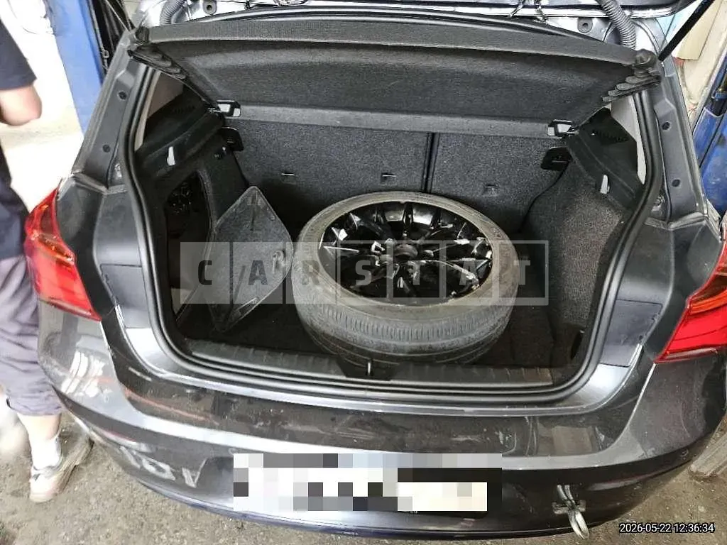 Photo 2 of 34: 2015 BMW 118d — Korean insurance auction