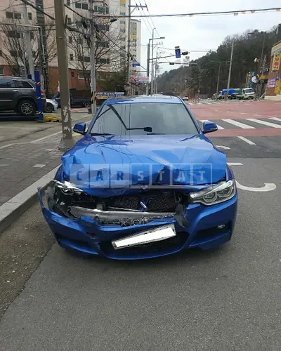 Photo 1 of 12: 2017 BMW 320i, VIN WBA8A9109HK883337 — Korean insurance auction